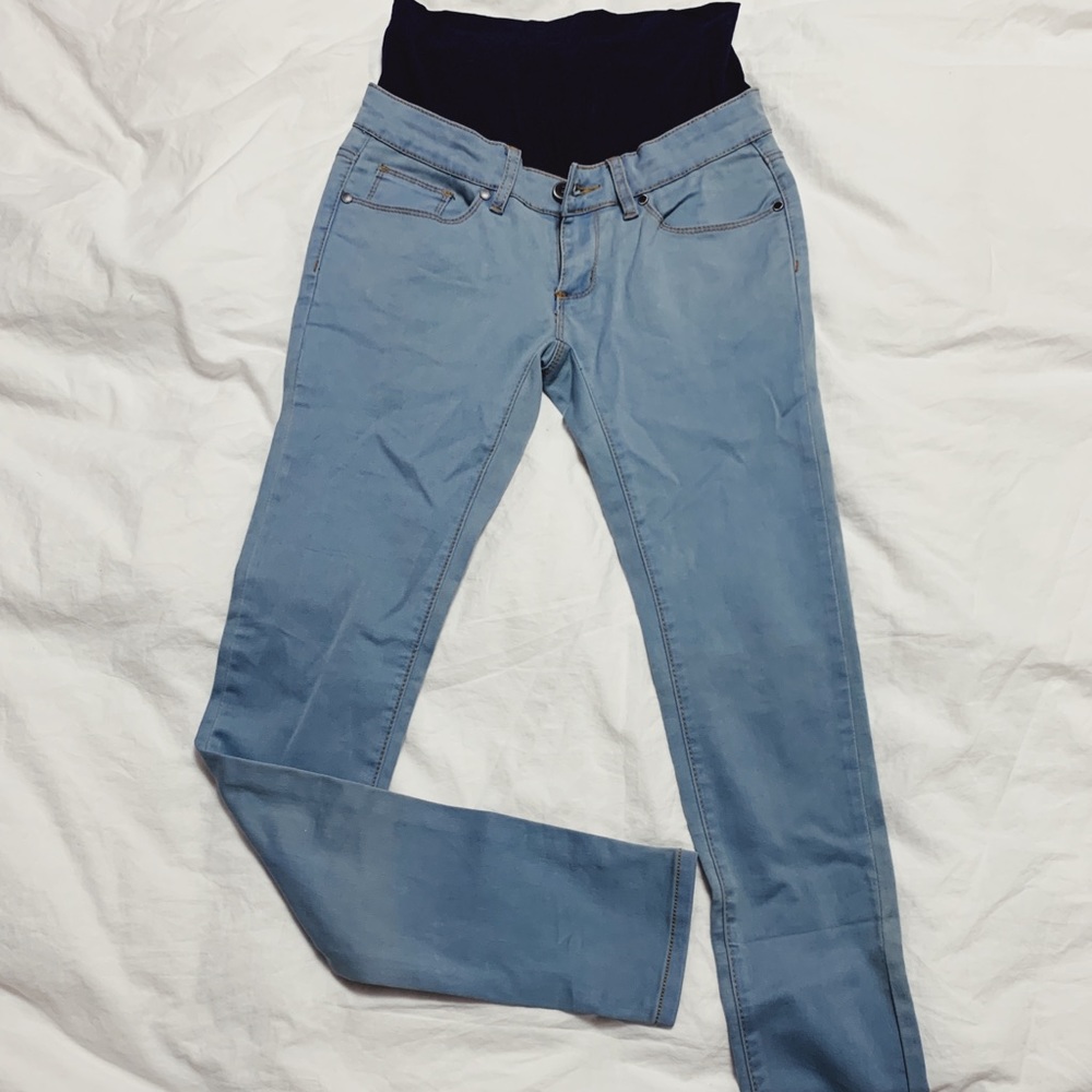 Maternity Skinny Jeans - Size 25 - Light Wash